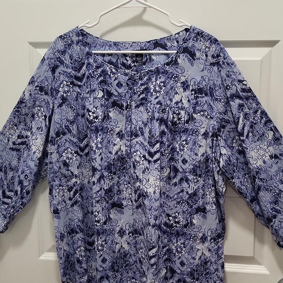 WESTBOUND WOMAN BLUE FLORAL PRINT PULL OVER FRONT BUTTONS SIZE 3X - Picture 9 of 10